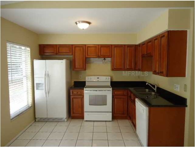 13915 Basin St - Photo 2 of 5