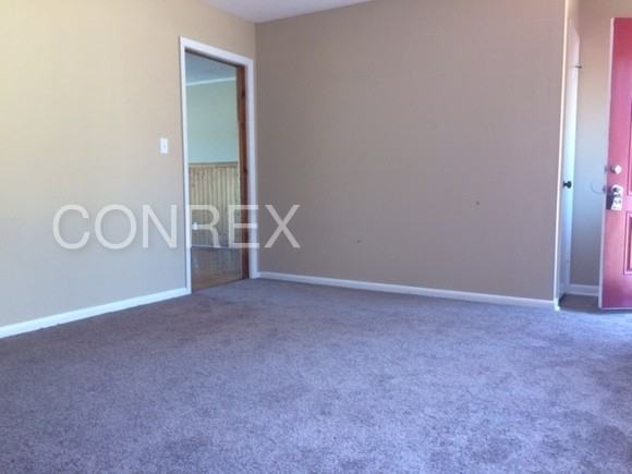 215 Crawford Cir - Photo 3 of 12