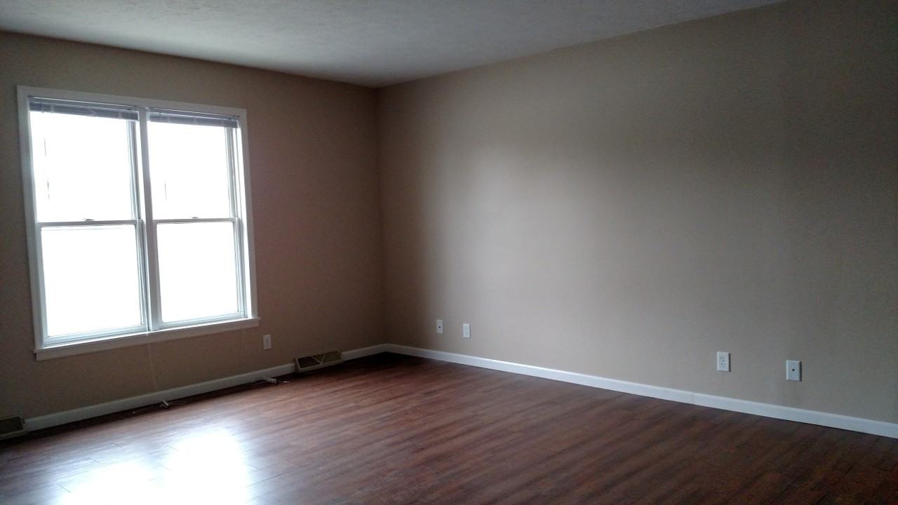 105 East County Line Road ##04 - Photo 2 of 8