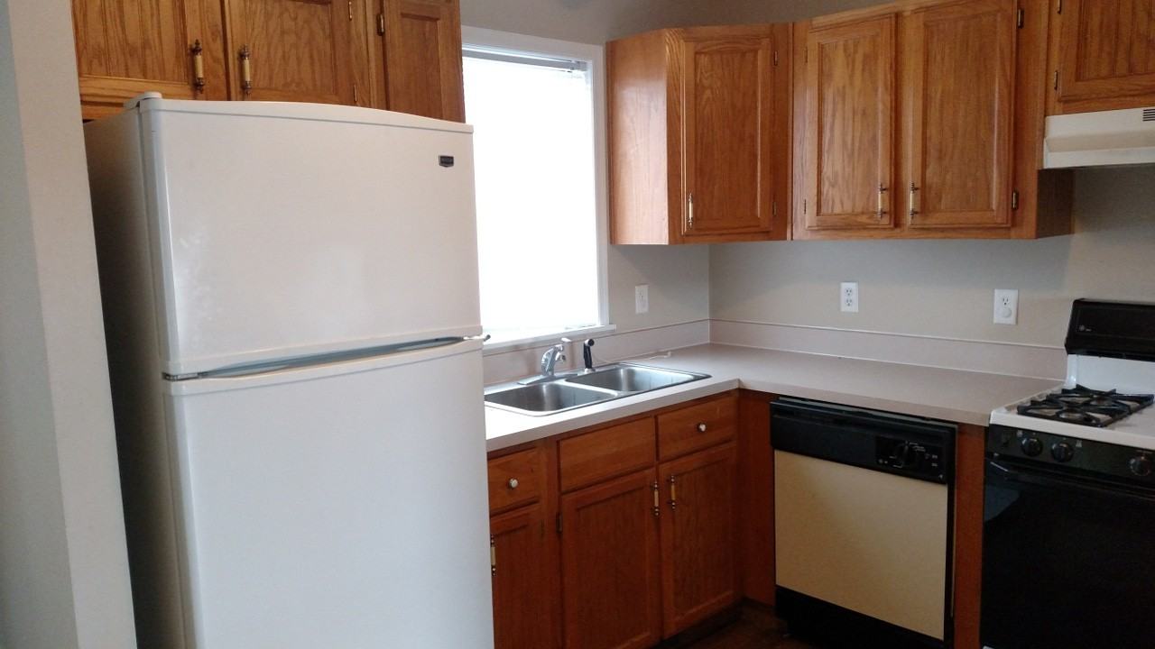 105 East County Line Road ##04 - Photo 3 of 8