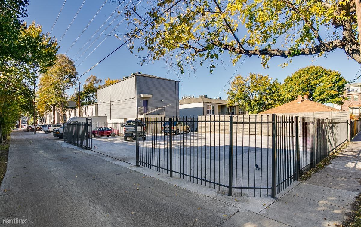 2904 Douglas Ave - Photo 2 of 18