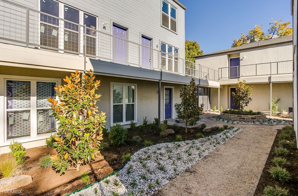 2904 Douglas Ave - Photo 3 of 18