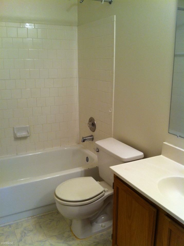 7702 Chadds Landing Way - Photo 3 of 10