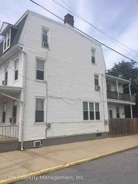 901 N Duke St #1 - Photo 3 of 16