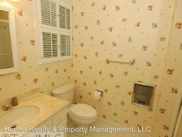 342 Hanover Arms Ct - Photo 3 of 8