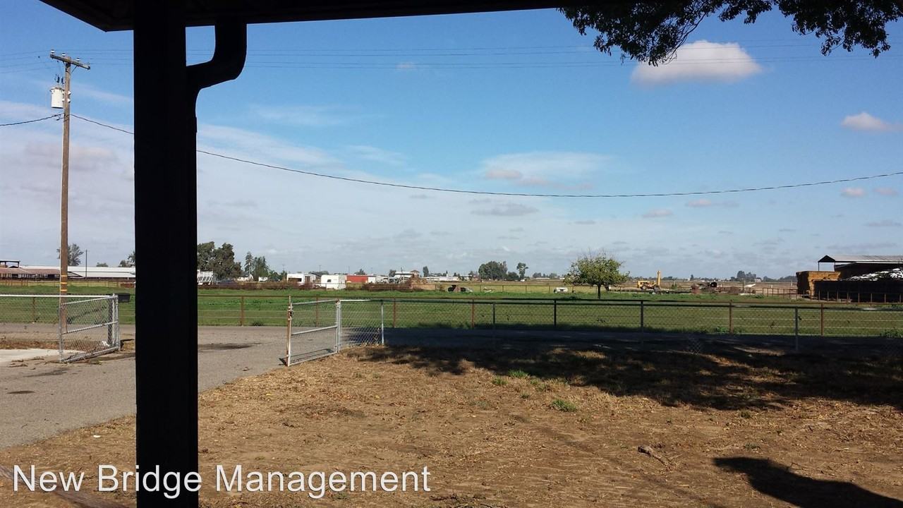 22385 Short Ave - Photo 2 of 13