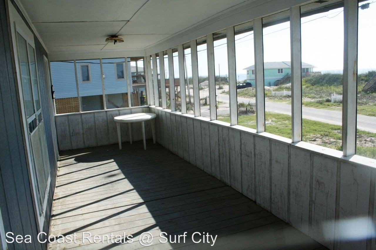 521 Ocean Dr - Photo 3 of 13