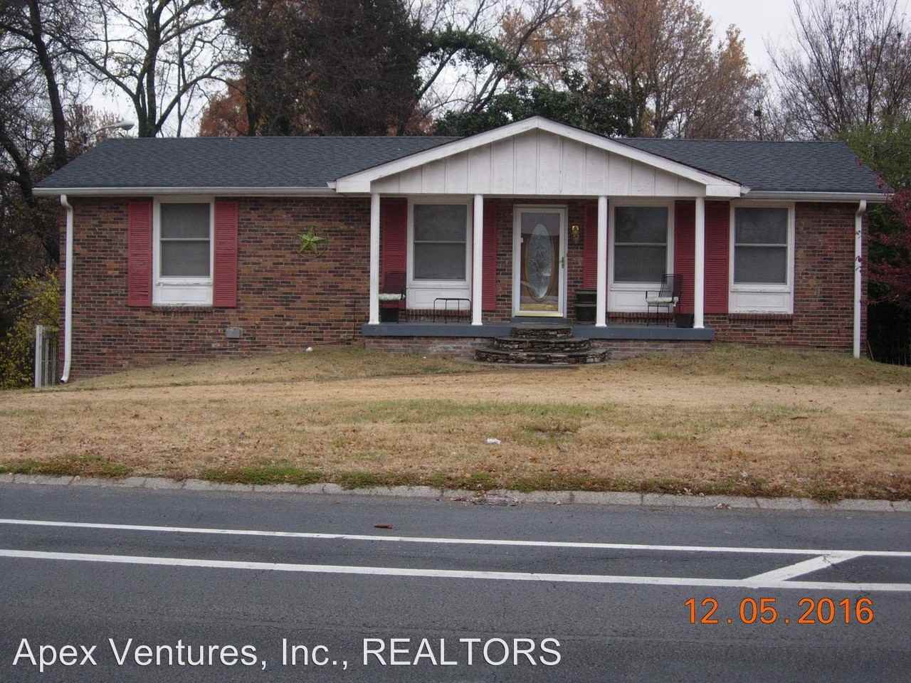 2532 Edge O Lake Dr - Photo 2 of 16