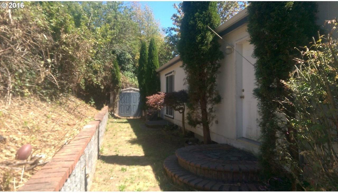 674 NE Bone Rd - Photo 3 of 18