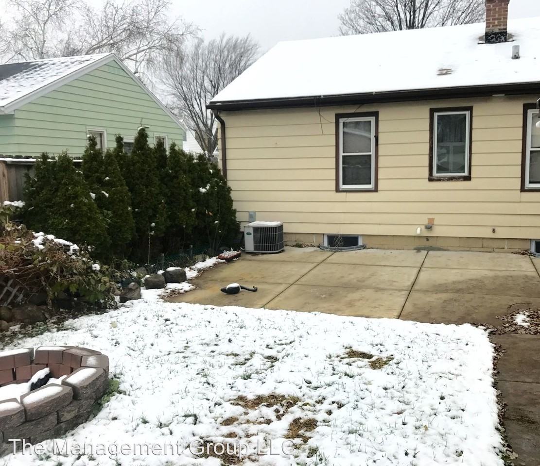 6245 W Manitoba St - Photo 2 of 9