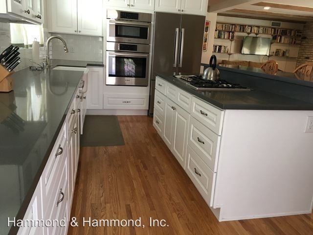 10953 Rathburn Ave - Photo 3 of 11