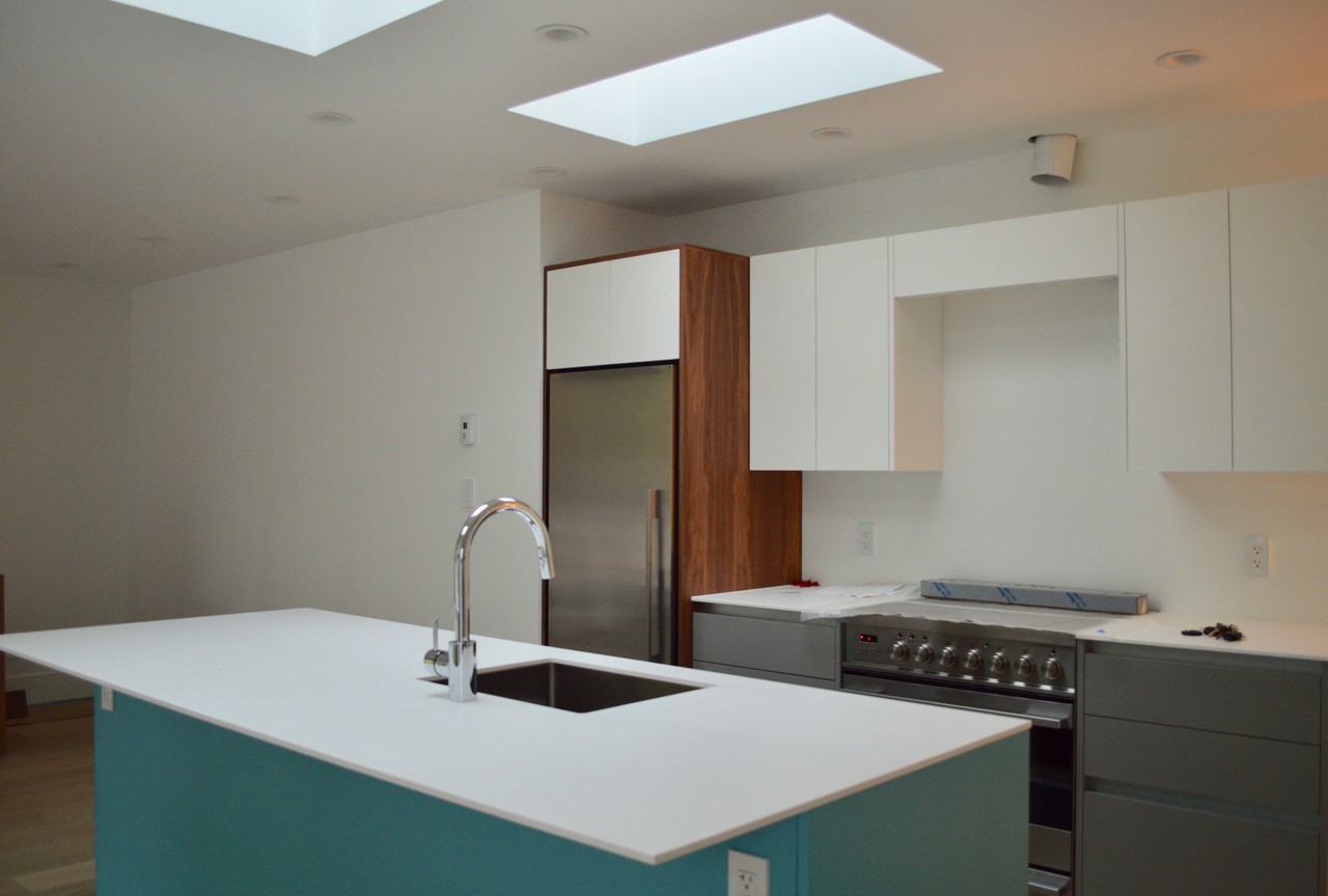 1146 20th Street West #B - Photo 3 of 11