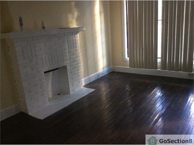 439 Birmingham St - Photo 2 of 2