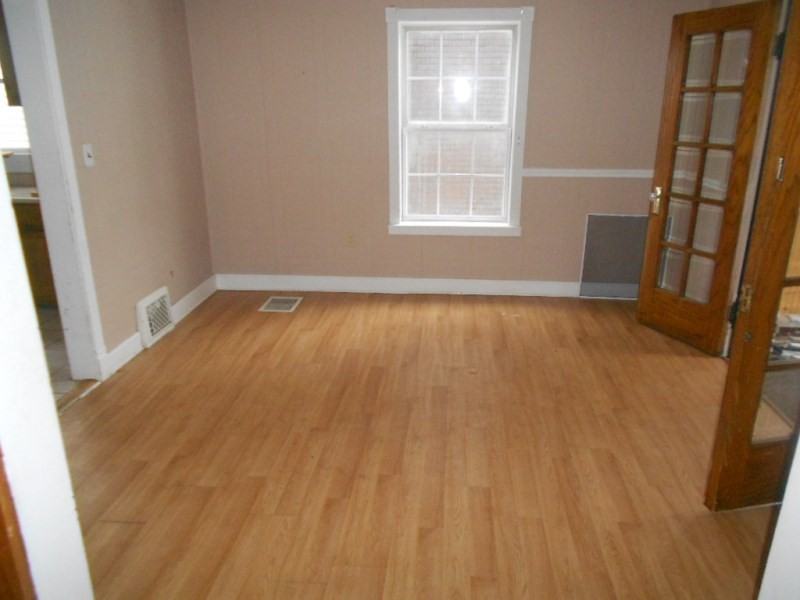 404 Broad Ave NW - Photo 3 of 5