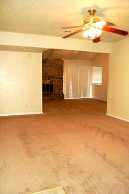 904 Grants Pkwy - Photo 3 of 16