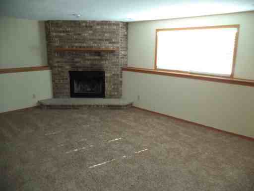 1926 Sunrise Dr - Photo 3 of 12