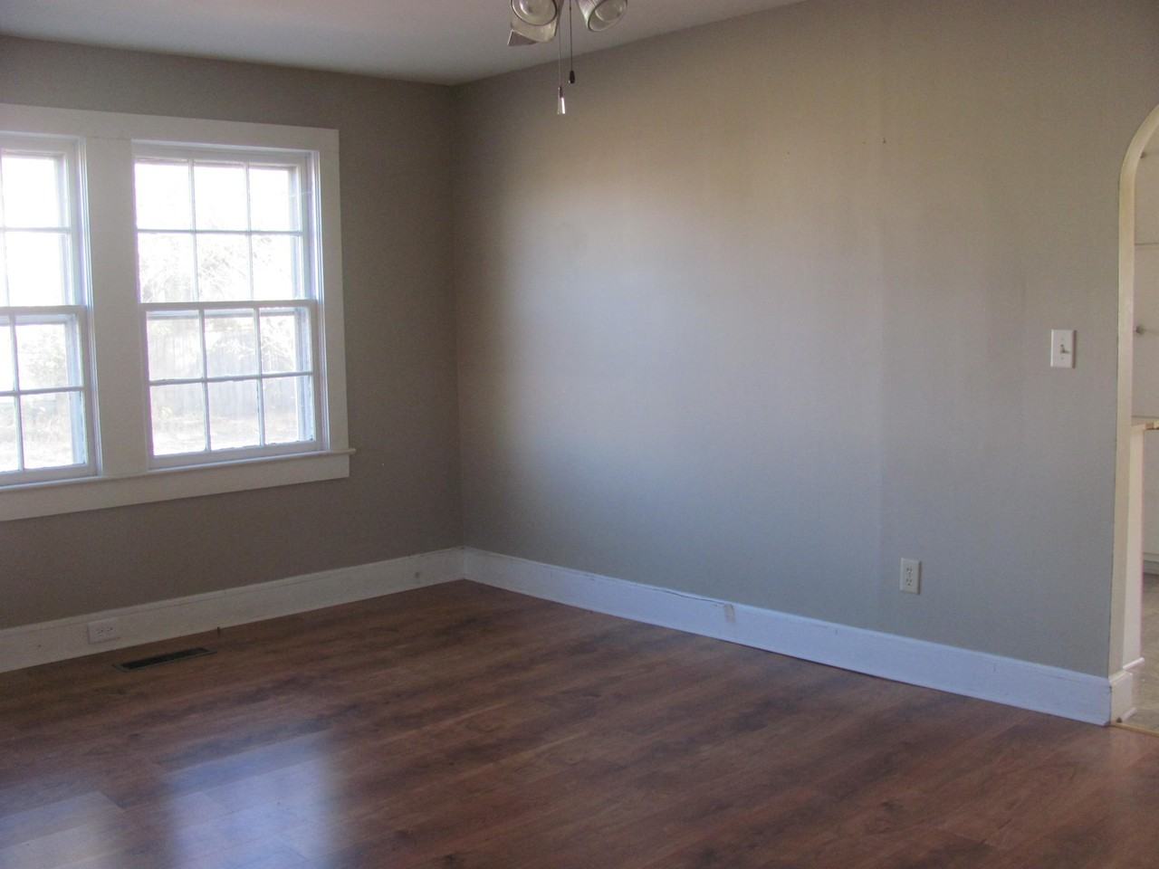 310 Draper St - Photo 3 of 11