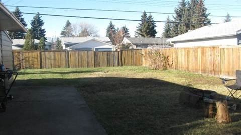 8912 153 St NW - Photo 3 of 3