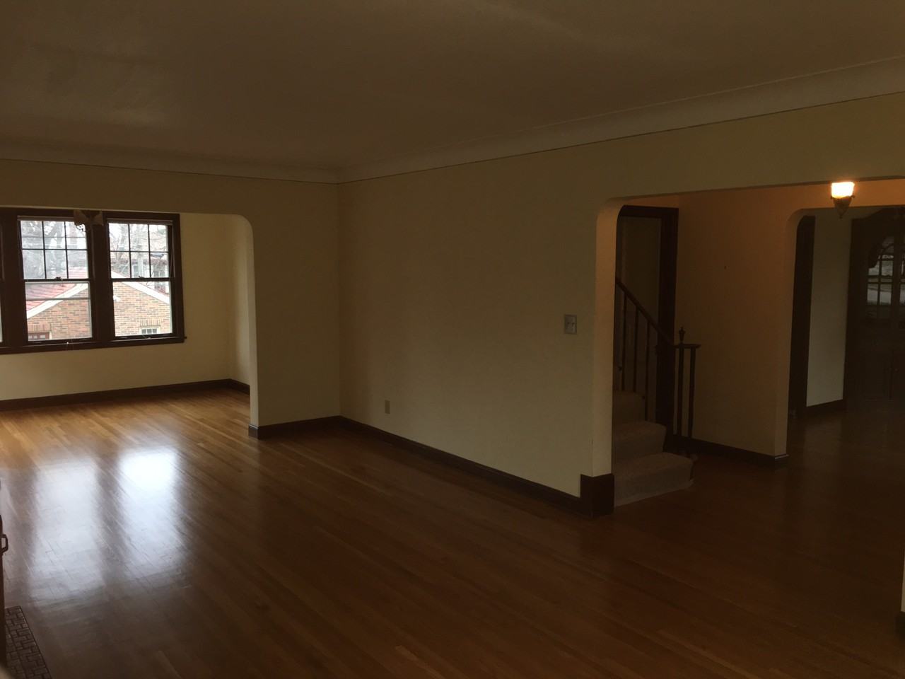 473 Woodlawn Ave - Photo 3 of 12