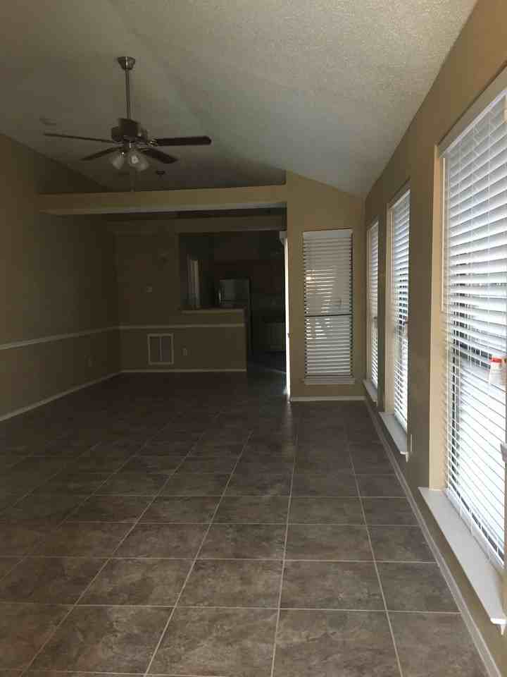 450 Appomattox Dr - Photo 2 of 23