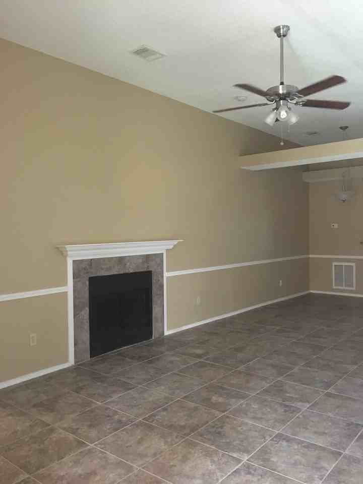 450 Appomattox Dr - Photo 3 of 23