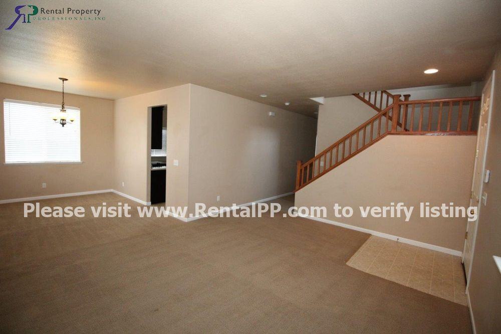 1766 Hicks Ave - Photo 3 of 10
