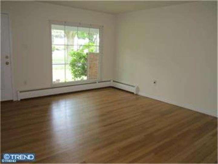 12 Larchwood Rd - Photo 2 of 15