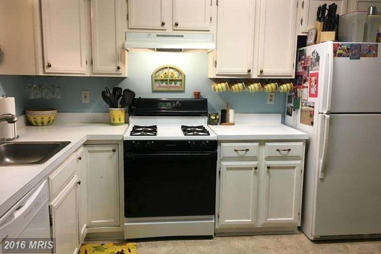 38 Parkhill Pl - Photo 3 of 27