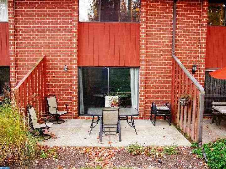 1202 Worthington Dr - Photo 3 of 20