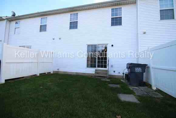 6062 Brice Park Dr - Photo 2 of 16