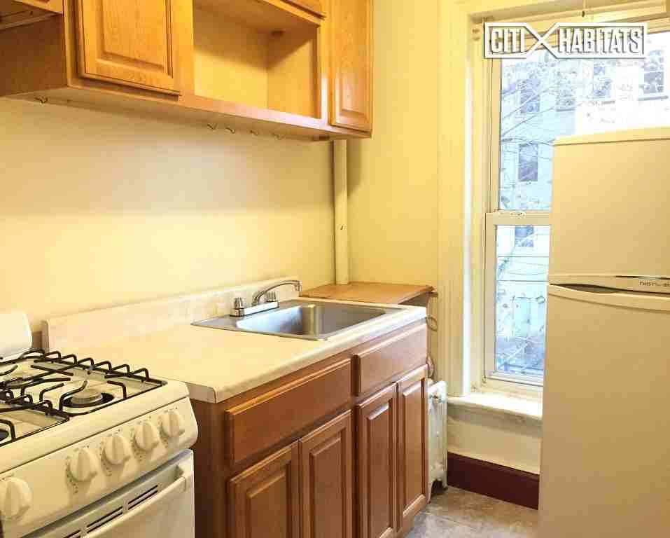 1225 Herkimer St #2 - Photo 3 of 6