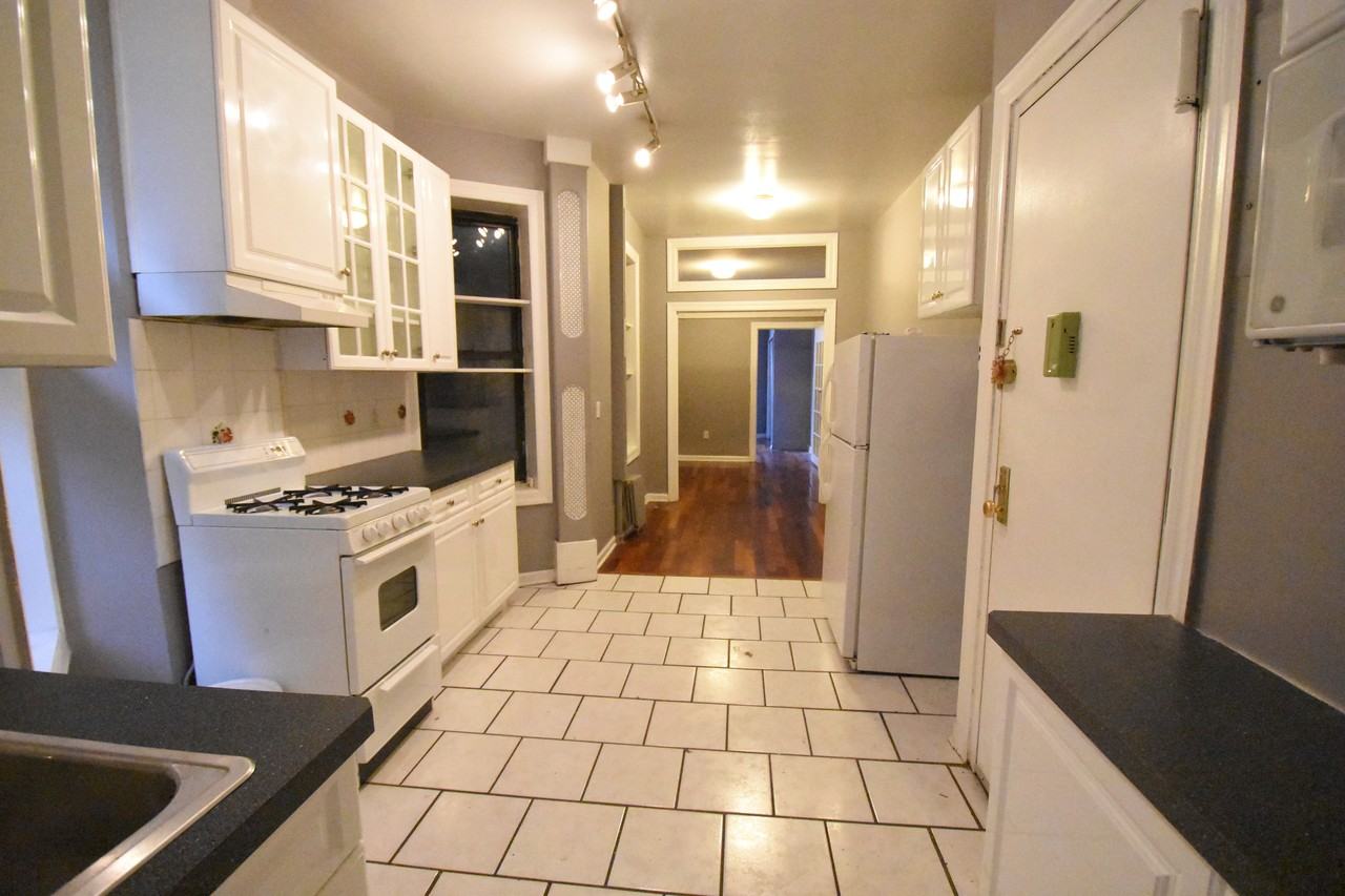 2nd Ave & Stuyvesant St #4