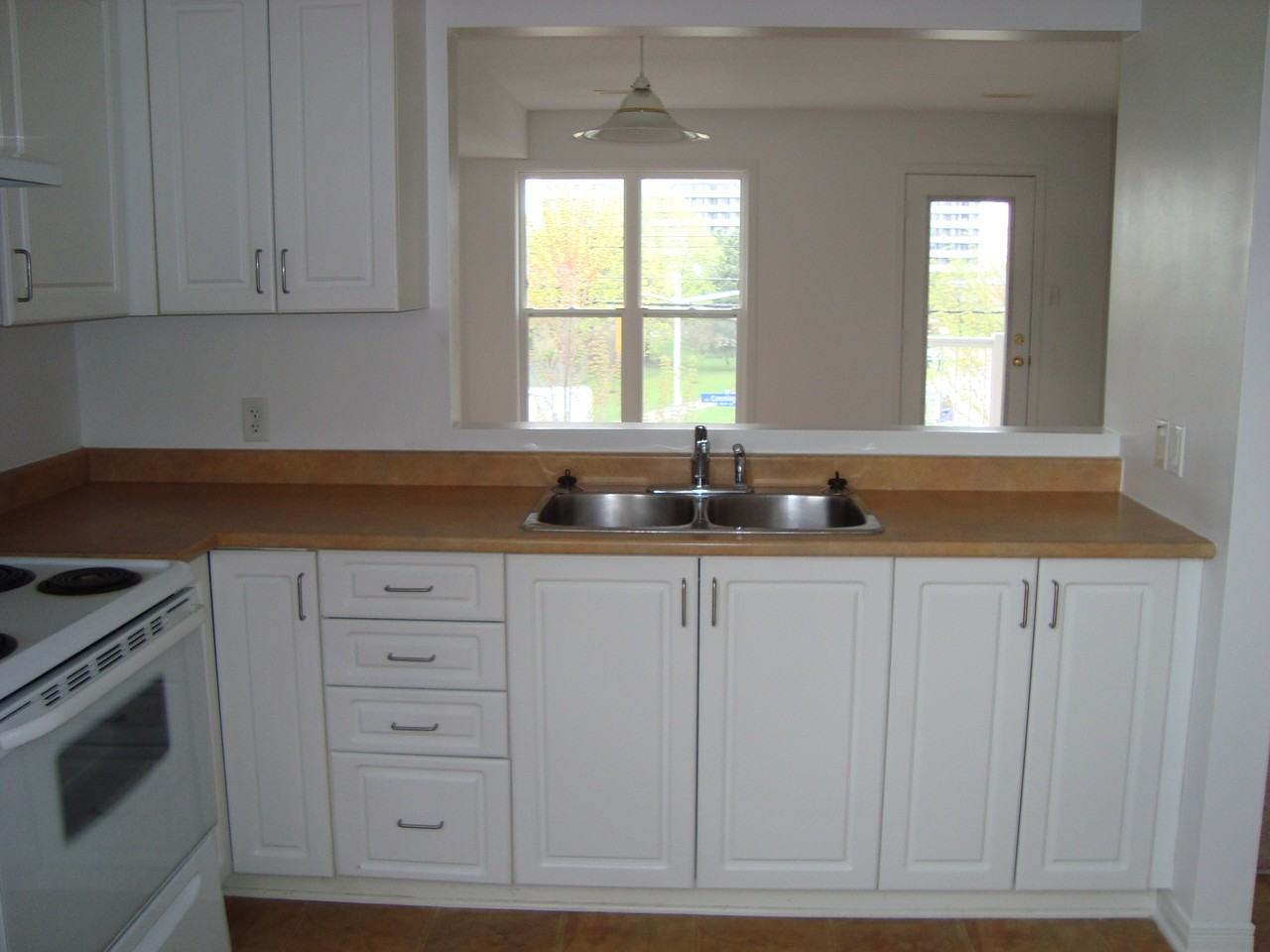 1071 Cummings Avenue #E - Photo 3 of 10