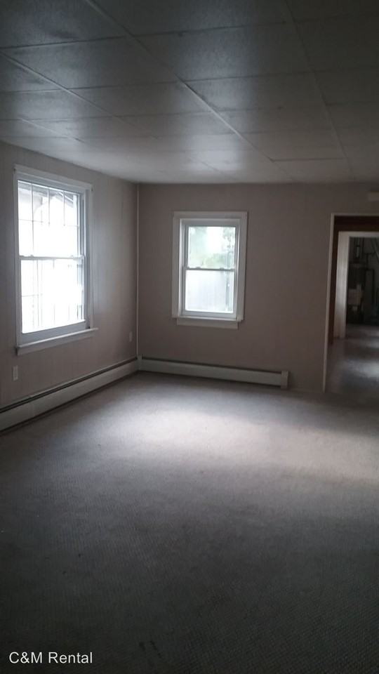 432 Gold St - Photo 2 of 5