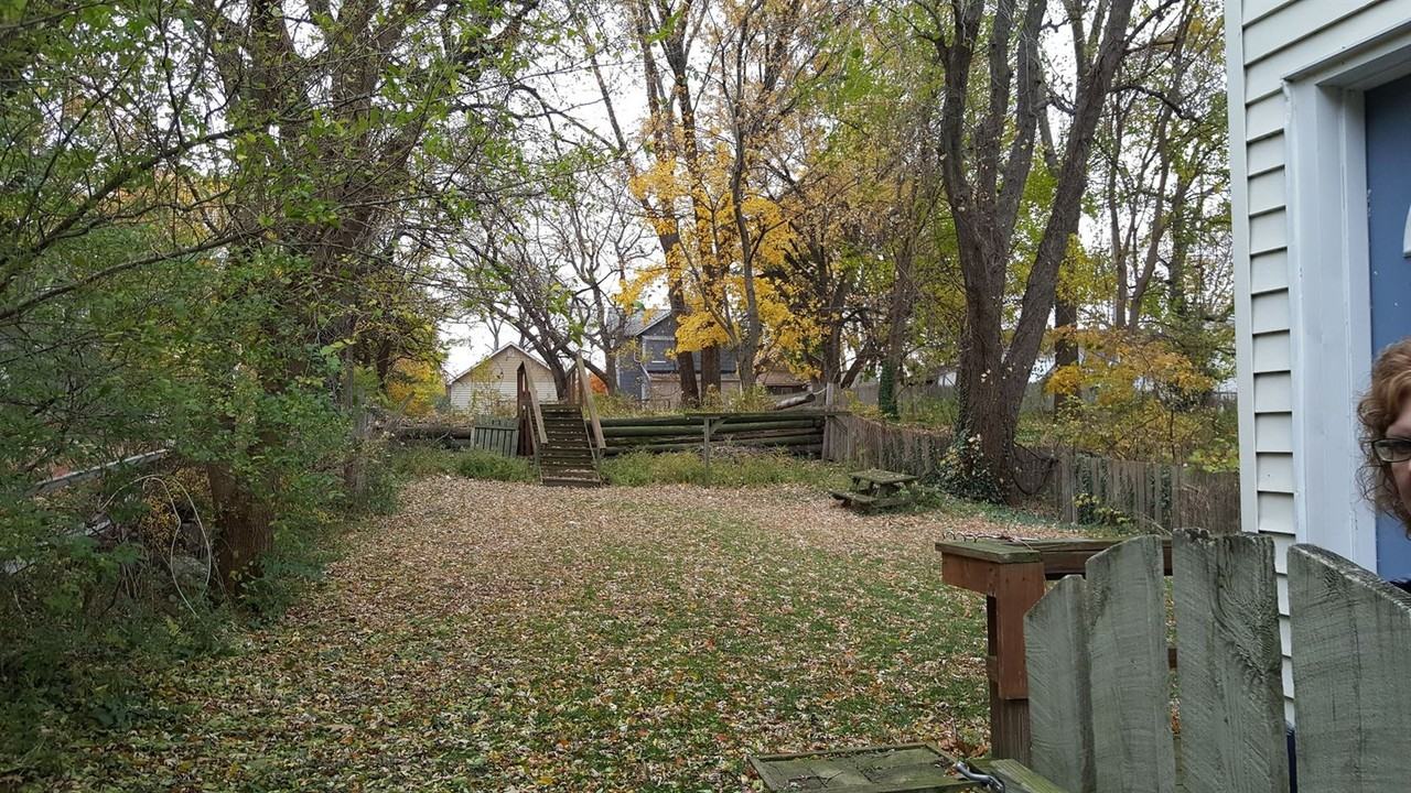 545 W 2nd St - Photo 2 of 12