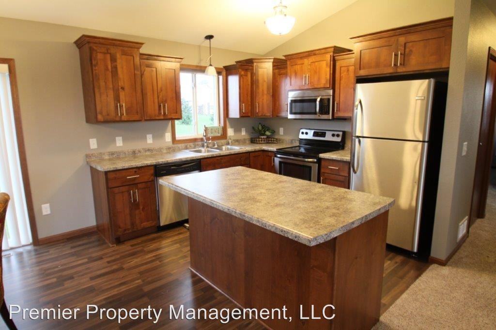 1825 34th St NE - Photo 2 of 14