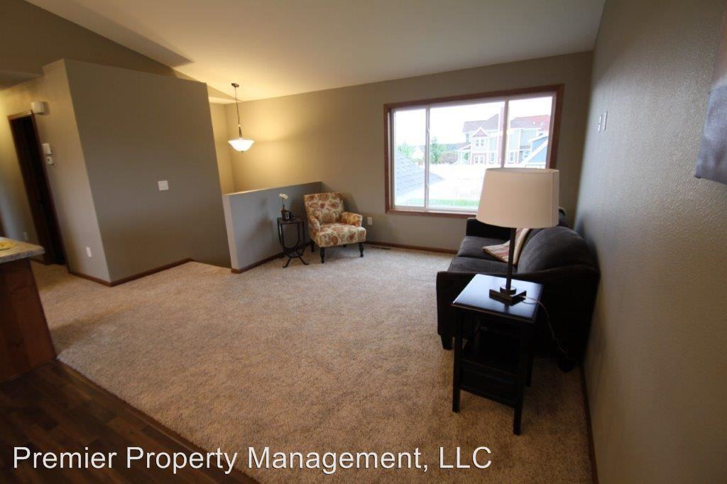 1825 34th St NE - Photo 3 of 14