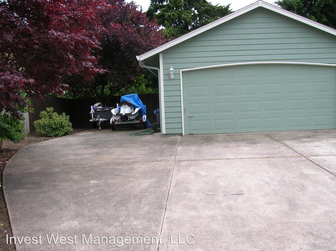 15003 NE 80th St - Photo 3 of 9