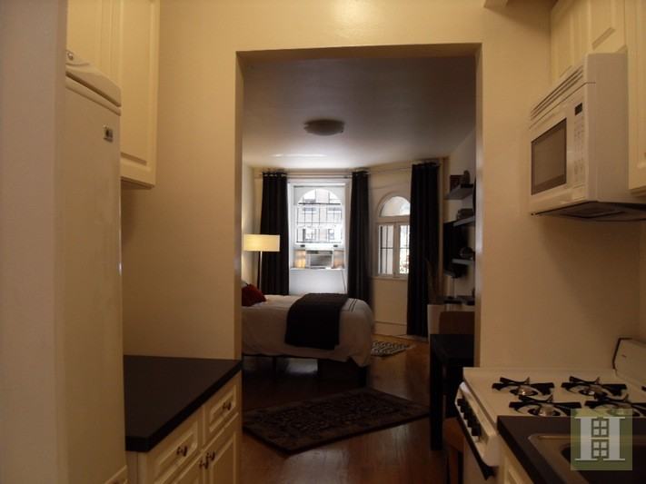 163 W 79th St #1F - Photo 2 of 6