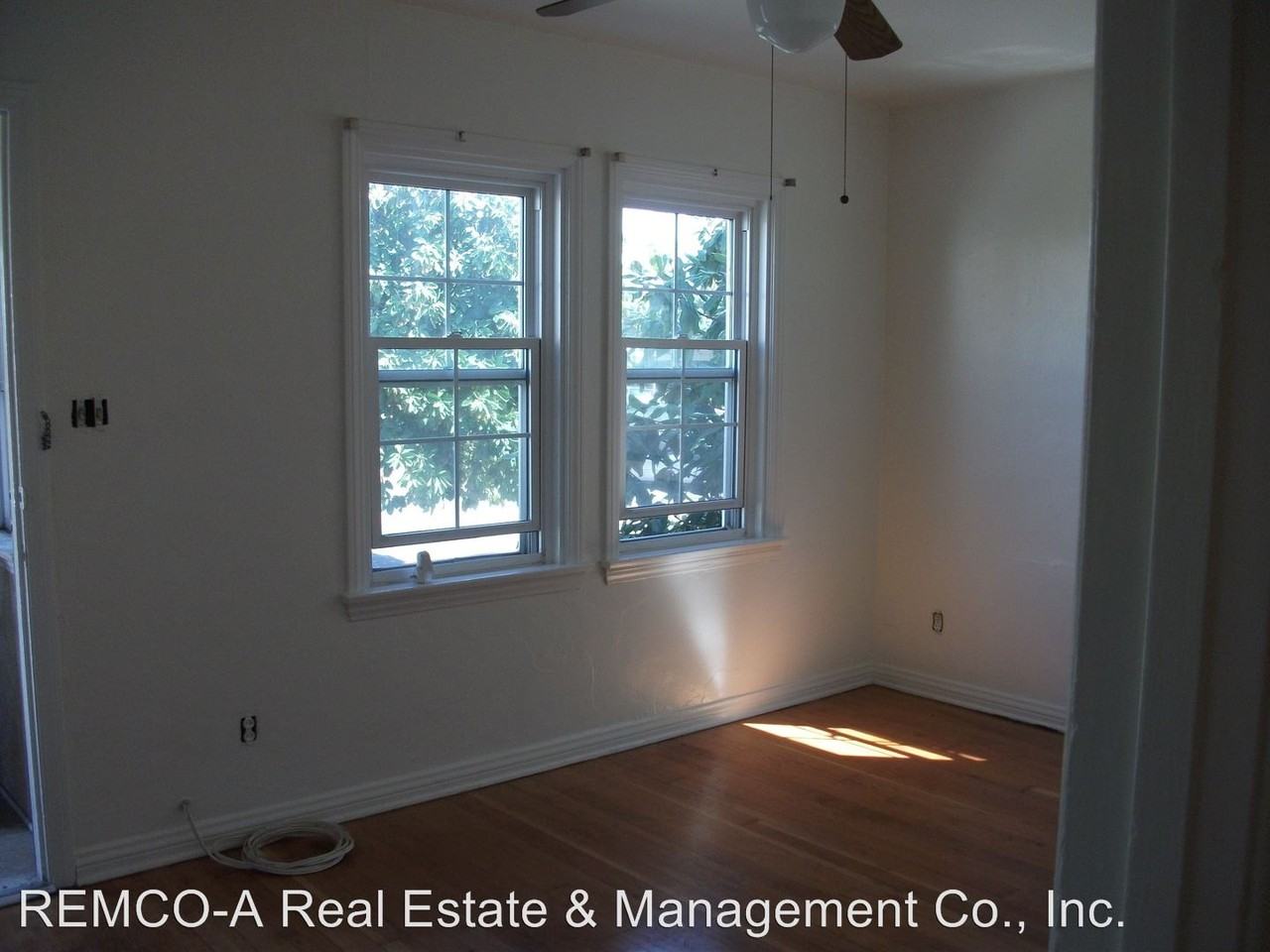 741 E Willow St - Photo 3 of 5