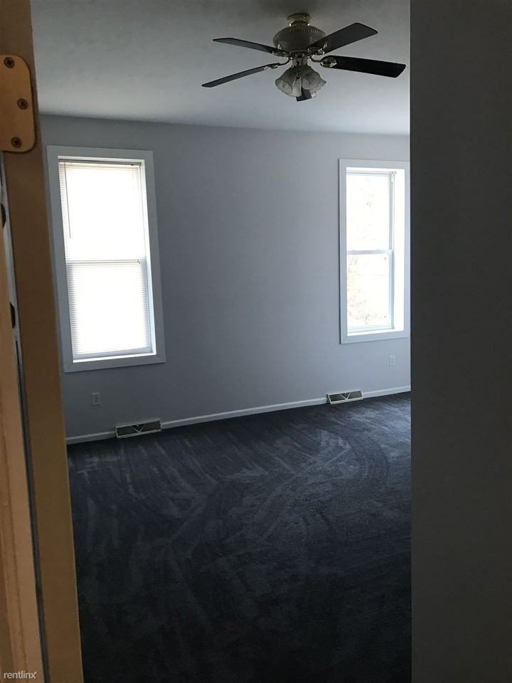 261 Reno St - Photo 2 of 12