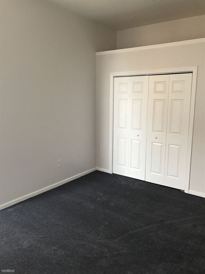 261 Reno St - Photo 3 of 12