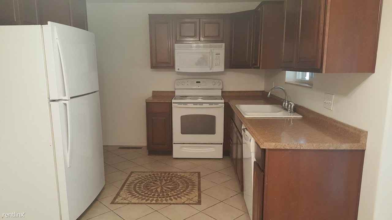 3224 Lincoln Ave - Photo 2 of 3