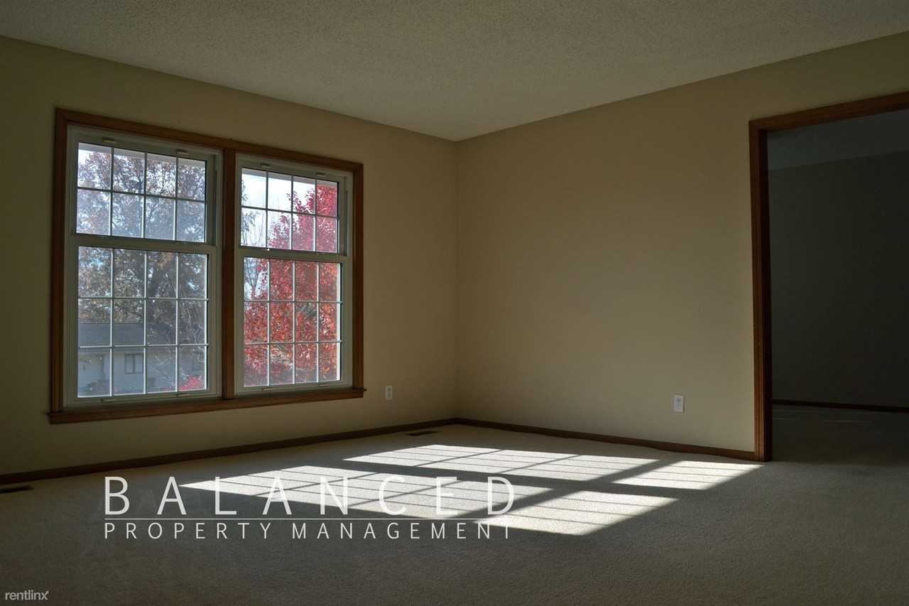 6754 SW Sherwood Ct - Photo 2 of 15