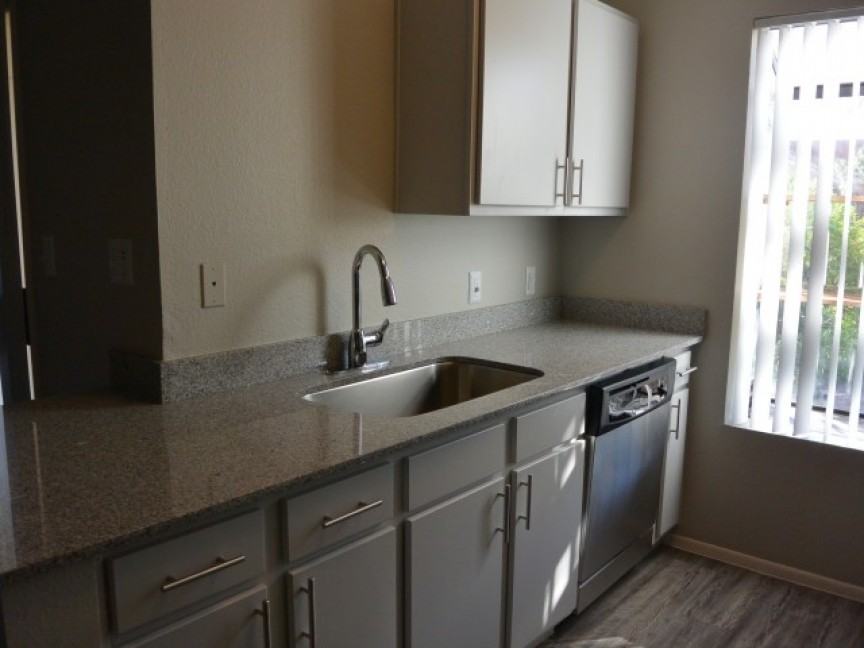 2101 N EVERGREEN ST - Photo 2 of 4