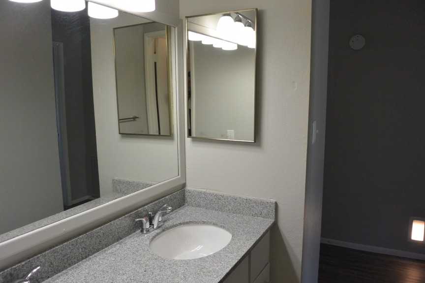 2101 N EVERGREEN ST - Photo 3 of 4