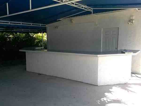 1414 Lake Ave - Photo 2 of 6