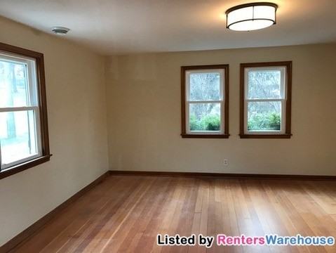 937 Arbor Ave - Photo 2 of 11