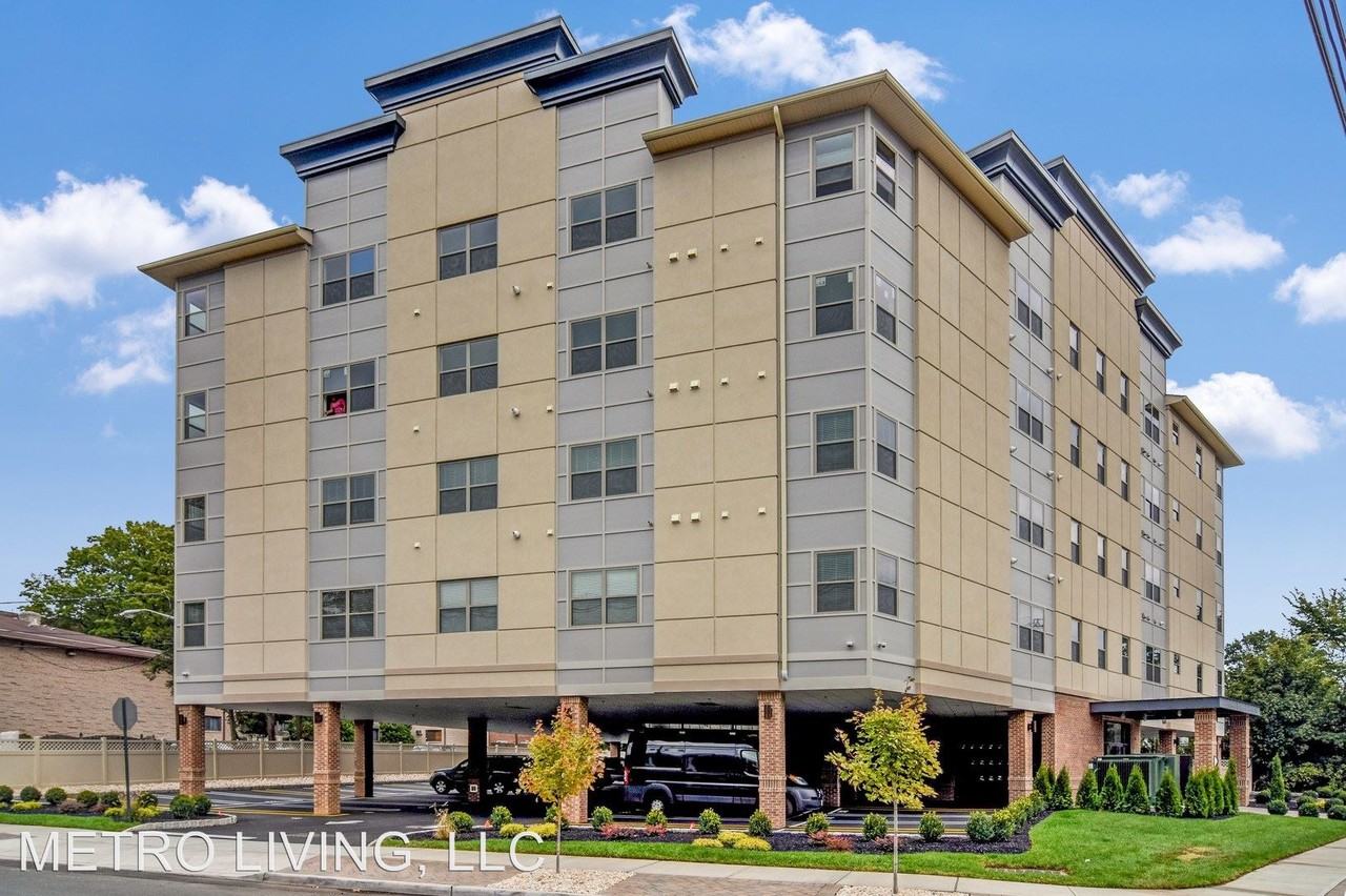 408 N Broad St - Photo 2 of 22