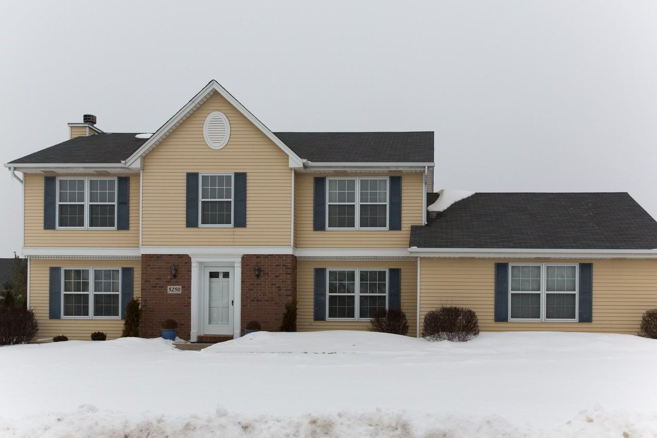 5250 Yale Dr - Photo 2 of 24